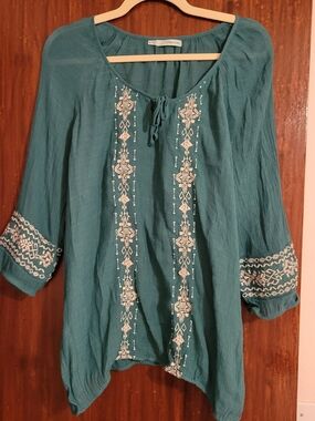 Maurices Teal Peasant Tunic with Cream Sleeve Embroidery